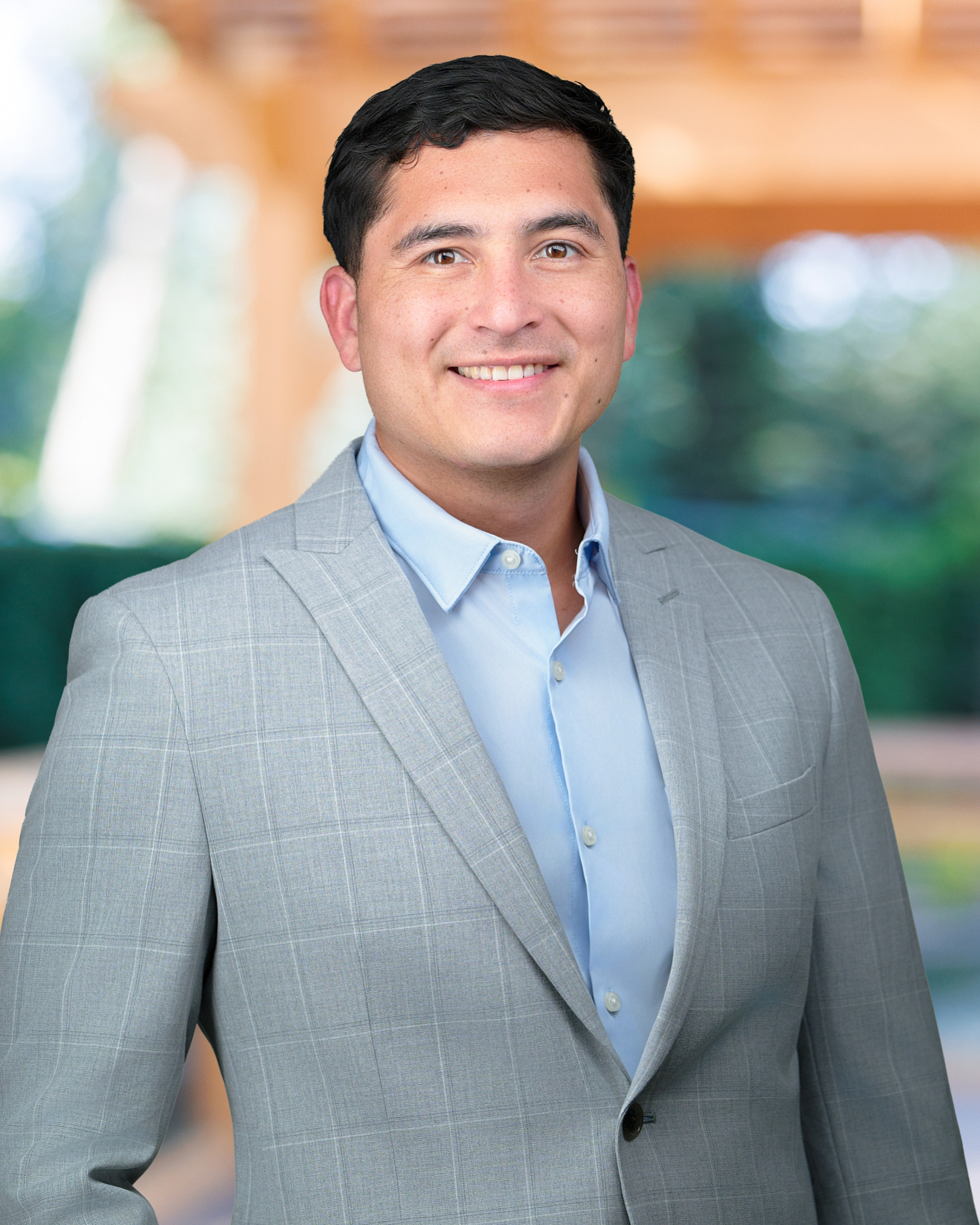 Real estate agent headshot Phoenix - outdoor professional photo